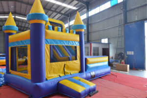 Castillo Inflable Clásico Azul y Amarillo con Tobogán, Doble Torre, Combinación de Brincolín Inflable para Niños, para Alquiler Comercial en Fiestas - Product Image 3