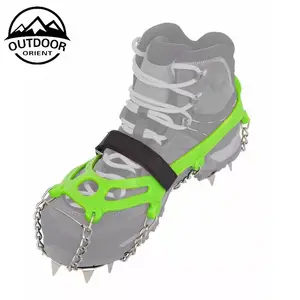 Sepatu Berduri Pegangan Salju Es Crampon Hiking Crampon dengan Pegangan Anti Licin 14 Gigi Baja Tahan Karat Melindungi Sepatu Sandal Jepit