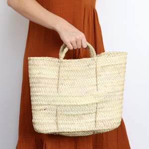 Sac à main tendance en cuir véritable de forme tonneau avec motif nœud et poignées en paille pour femme - Product Image 1