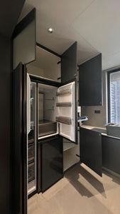 Armoire de cuisine contemporaine moderne en bois massif beige, avec réfrigérateur intégré, vente directe de bois, bricolage, E1 - Product Image 4