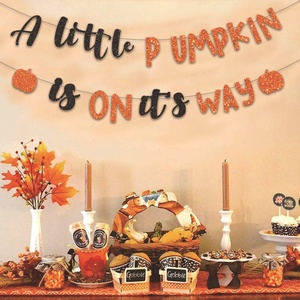 Striscione a Forma di Zucca per il Ringraziamento, Decorazione per Feste con Design 'A Little Pumpkin Is on Its Way' - Product Image 3