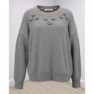 Suéter Cálido Gris 2026, Jersey de Punto Hecho a Mano con Flores de Perlas Bordadas, Cuello Redondo, Ropa de Punto para Mujer, Suéteres Bordados - Product Image 1