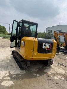 รถขุดตีนตะขาบขนาดเล็ก CAT 305.5E2 มือสอง ของแท้จาก Caterpillar น้ำหนัก 5.5 ตัน เครื่องยนต์ไฮดรอลิก เหมาะสำหรับงานก่อสร้างถนนในฟาร์ม - Product Image 3