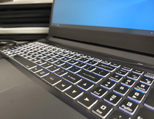 Laptop da Gaming Hasee Z7M Ricondizionato, GTX1650 4G, Intel Core I5-10200H, <span class=keywords><strong>16</strong></span>+512GB, 15.5 Pollici - Product Image 4