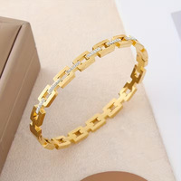 Bracelet carré géométrique ajouré super brillant, style vintage, en turquoise, en acier inoxydable plaqué or 18 carats, polyvalent, un best-seller