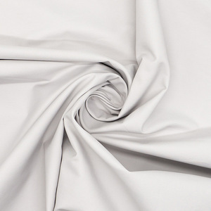 Tela de algodón y poliéster de alta densidad, sarga fina, ligeramente elástica, color caqui, en stock para pantalones, chaquetas y prendas de vestir. - Product Image 5