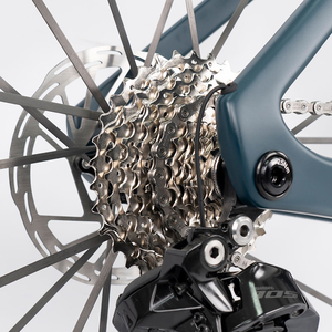 จักรยานเสือหมอบคาร์บอนไฟเบอร์ CYCTRAC รุ่น R18 R7170-24 พร้อมชุดเกียร์ 24 สปีด ล้อ 29 นิ้ว เบรคดิสก์ไฮดรอลิก Di2 24 สปีด รับประกัน 24 เดือน พร้อมโช้คหน้า - Product Image 6