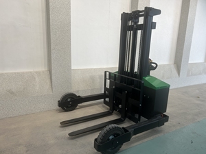 Empileur électrique de type stand-on de 2 tonnes de 3m, conditions de travail difficiles, machines agricoles de construction, ateliers de réparation, composants de base, moteur - Product Image 3