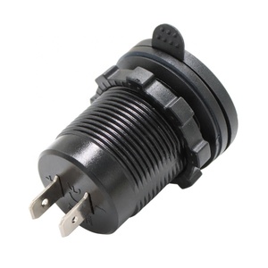 مقاوم للماء 45 واط مزدوج نوع C PD مقبس واحد USB a QC3.0 18W 3 منافذ USB 63W شاحن سيارة للقارب RV - Product Image 5