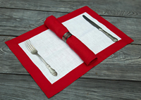 Set de table carré en lin, serviette à bords festonnés 60x60cm, moderne, fait main, éco-responsable, rouge carmin et blanc, décoration de table Saint-Valentin