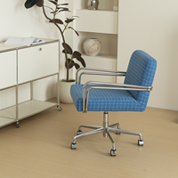 Chaise de bureau moderne du milieu du siècle en tissu, base en alliage d'aluminium, roulettes, coussin confortable, chaise d'appoint pour l'étude