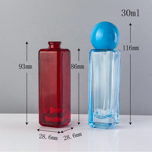 ขวดน้ำหอมแก้วทรงสี่เหลี่ยมใส ดีไซน์ใหม่ ขนาด 30 มล. 50 มล. แบบหนา รีฟิลได้ พร้อมฝาเกลียวปิดสนิท - Product Image 3