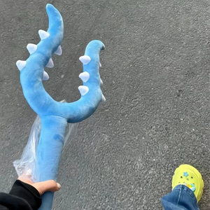 Peluche de Gato con Tenedor, Gato Negro de Invierno Chiikawa, Relleno de Algodón PP de Terciopelo - Product Image 3