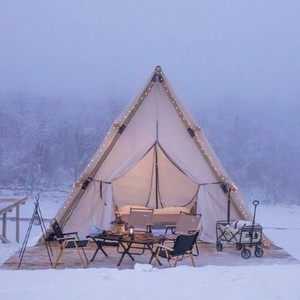 4*4M alto resistente al vento robusto triangolo in acciaio rifugio progettato per il <span class=keywords><strong>campeggio</strong></span> permanente all'aperto in tenda A forma di Hotel - Product Image 1