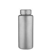 Bouteilles d'eau de sport en titane pur de 700ml/1000ml avec logo personnalisé en gros accessoires de camping isolés sous vide sans BPA