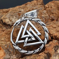 Collier Amulette Triple Triangle Viking Nordique Tendance, Design Vintage, Rune, Dragon en Acier Inoxydable pour Hommes et Femmes