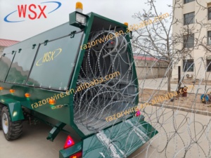 Remorque de déploiement de fil barbelé à expansion rapide, système de fil concertina pour le contrôle des émeutes et la création de barrières de foule - Product Image 1