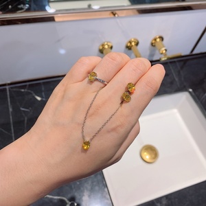 Juego de Aretes y Anillo Minimalistas, Delicados y Ecológicos, de Cobre, con Circonita Cúbica Amarilla Ovalada de 6*8MM, Elegante Juego de Joyería - Product Image 4