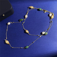 Collier long en pierres de couleur émeraude Olives Pearl, 115 cm