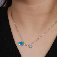 Collier Cœur Flèche de Cupidon en Argent Sterling 925 de Qualité Supérieure, Vente en Gros Directe Usine, Pendentif Opale Synthétique Brillante de Laboratoire, Bijou d'Amour