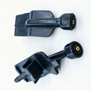 Buse de pulvérisation en nylon pour lave-glace avant Nissan 28932-3RA0B pour Tiida Sylphy 2011-2019 - Product Image 1