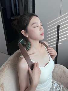 Masajeador Portátil Shiatsu con Calor para Cuello y Hombros, Masajeador de Tejido Profundo con Presión de Dedos para Espalda y Cintura, Ideal para Viajes - Product Image 2