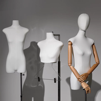 Présentoir de style coréen pour mannequins à poitrine plate pour magasin de vêtements, présentoir pour pantalons mi-longs pour femmes, accessoires de vitrine pour mannequins factices