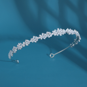 Serre-tête Minimaliste en Zircon Cubique, Bandeau Fin et Délicat en Cristal, Élégant Serre-tête Floral pour Mariée, Coiffe de Demoiselle d'honneur, Cadeau - Product Image 3