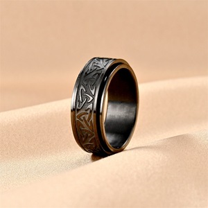 Anillo giratorio Triquetra celta de acero inoxidable, banda de nudos nórdicos, joyería vikinga para hombres, anillo antiestrés para aliviar el estrés, regalo personalizado - Product Image 3