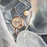 Montre bracelet perles ultra-pratique et idéale pour les personnes pressées |   Montre de luxe française romantique en verre 3D incrustée de diamants étincelants