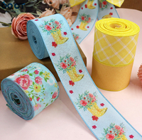 Bottes de pluie printanières avec bordure florale et ruban, motif rose rose jaune, tissu à carreaux losanges jaunes