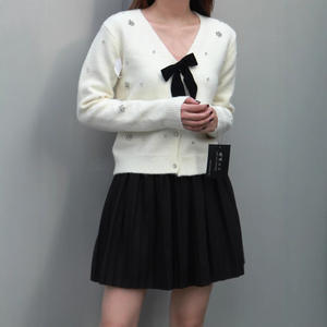 <span class=keywords><strong>V</strong></span>êtements féminins transfrontaliers pour le commerce extérieur : Cardigan à col en <span class=keywords><strong>V</strong></span>, <span class=keywords><strong>pull</strong></span> en maille à nouer avec nœud floral, doublure en laine, vente en gros - Product Image 2