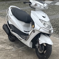 Scooter à essence Yamaha Cygnus 125cc d'occasion, fiable, pour les trajets quotidiens, faible consommation de carburant, qualité stable, cyclomoteur urbain
