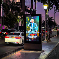 Totem Extérieur Numérique Imperméable de 55 65 75 Pouces 3500 Nits, Écran LCD Publicitaire sur Pied pour Affichage Dynamique