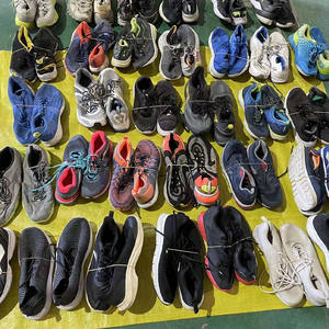 Venta al por mayor zapatos <span class=keywords><strong>de</strong></span> segunda mano zapatos para correr los hombres a bajo <span class=keywords><strong>precio</strong></span> usado zapatos <span class=keywords><strong>de</strong></span> fútbol transpirable <span class=keywords><strong>de</strong></span> cuero stock - Product Image 2