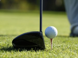 Tees de Golf de Madera Natural con Logotipo Personalizado, Tees de Golf de Bambú que Reducen la Fricción y el Efecto Lateral, Tees de Golf Más Estables con Soporte - Product Image 6