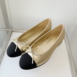 รองเท้าบัลเล่ต์หนังแท้คุณภาพสูงปี 2026 สำหรับผู้หญิง สวมแบบสลิปออน ปิดนิ้วเท้า ดีไซน์โบว์ผูก ทันสมัย เข้าได้กับทุกชุด ใส่ได้ทุกวัน - Product Image 3