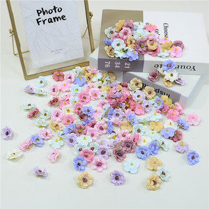 Flores artificiales de jazmín Dongchen Crafts de 3 cm, mini flores de seda multicolor para manualidades, tocados, coronas y decoración del hogar. - Product Image 1
