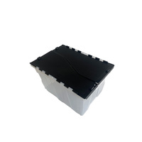 Caisse de rangement empilable et durable en plastique transparent de 5 gallons pour dortoir de salle de classe.
