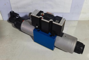 R900976119 4WREE10W1-75-2X/G24K31/F1V Distributeur directionnel proportionnel à action directe haute pression hydraulique - Product Image 2