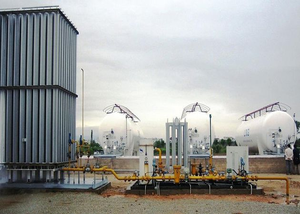 خزان تخزين غاز البترول المسال 20000 لتر تصميم أفقي مثبت على الانزلاق ، قابل للتخصيص للبيع - Product Image 2