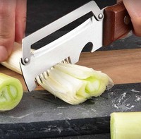 Professionele 3-in-1 roestvrijstalen handmatige groentejulienne-schiller met ergonomische houten handgreep OEM