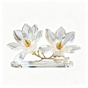 Ornamento in Resina Trasparente con Fiore <span class=keywords><strong>di</strong></span> Magnolia e Stami Dorati, Elegante Decorazione da Scrivania e Regalo - Product Image 1