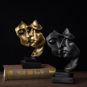 Scultura Artistica Personalizzata in Resina di Fibra di Vetro a Grandezza Naturale con Volto di Coppia Innamorata per Decorazione Moderna da Scrivania e Regali - Product Image 6