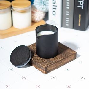 Bougie parfumée en pot en céramique noire 38C, cire de soja basse température, style minimaliste pour la décoration intérieure - Product Image 1