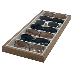 Moderno expositor de gafas de sol de madera con 7 ranuras, organizador apilable <span class=keywords><strong>para</strong></span> gafas, <span class=keywords><strong>para</strong></span> cajón de tienda boutique, interior blanco y gris - Product Image 2