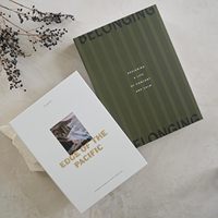 Lot de 2 faux livres décoratifs pliables en carton pour l'aménagement intérieur et la mise en valeur de tableaux de salon