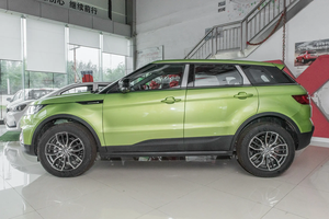 Véhicule d'occasion en promotion : Landwind X7 1.5T essence 2018, 5 portes, 5 places, SUV, conduite à gauche, toit ouvrant, faible kilométrage, haute performance - Product Image 3