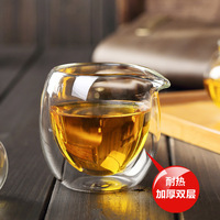 Tasse à thé en verre à double paroi en borosilicate transparent résistant à la chaleur de 200ml avec bec verseur pour le partage du thé et du café