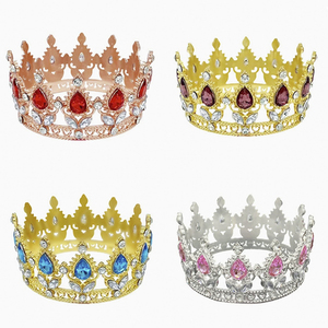 Couronne de diadème baroque de rois d'or de mode de zircone pour la reconstitution historique
